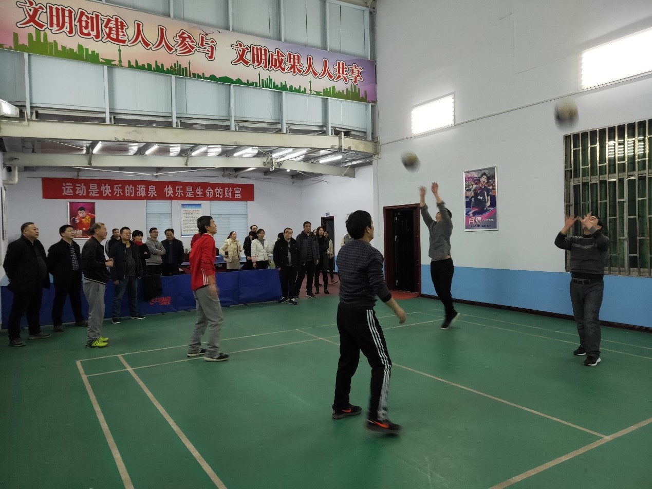 开展气排球运动培训活动.jpg
